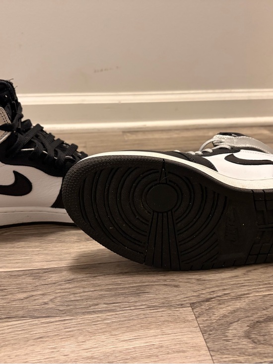 Nike Air Jordan 1 High Metallic Silver and Black - Picture 5 of 7